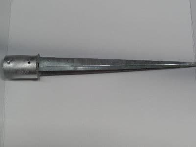 Jordspyd rund stolpe 121×900 mm varmforsinket