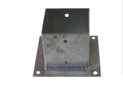 Stolpefot på plate 146×146×150 mm varmforsinket