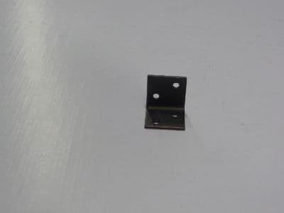 Vinkelanker 30×30×30 mm sort pulverlakkert